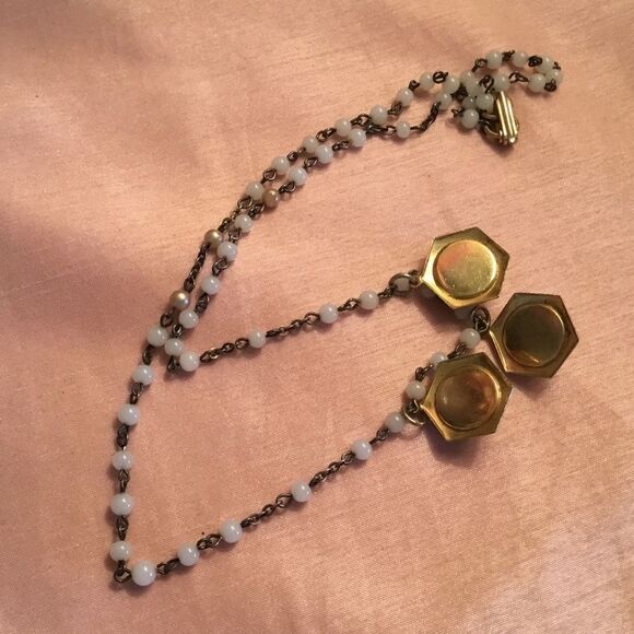 Antiqued Goldtone & White Bead Bracelet - Picture 3 of 5